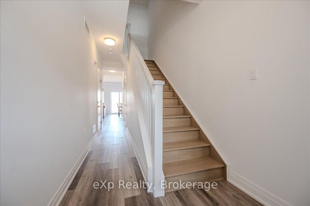 Photo 9 of 43 Steele Crescent, Guelph, St. Patrick's Ward — HOMEH