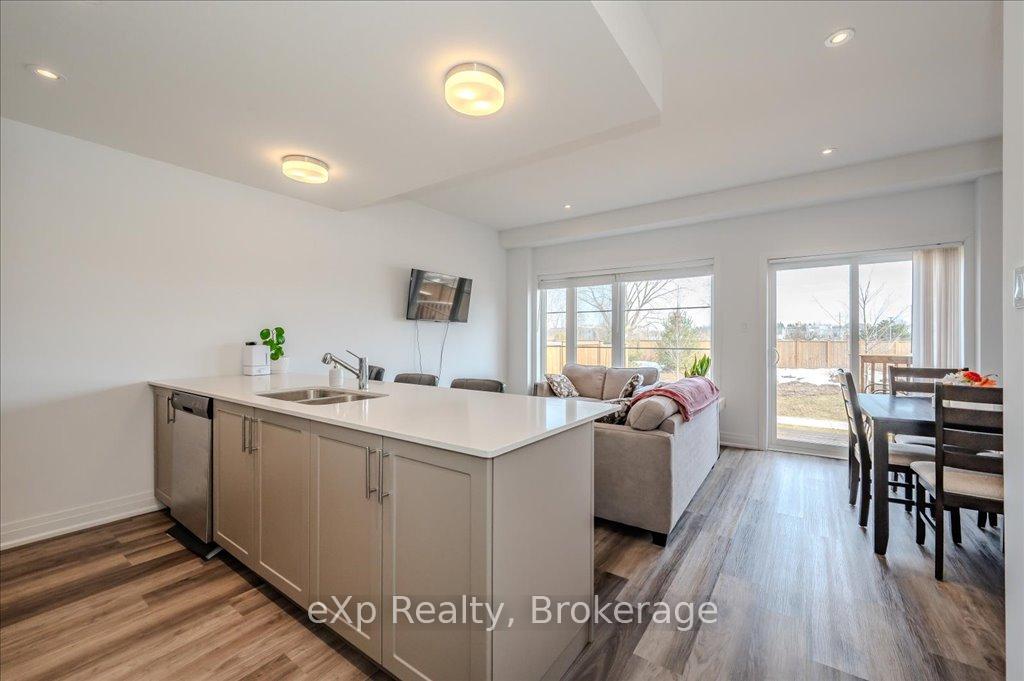 Photo 10 of 43 Steele Crescent, Guelph, St. Patrick's Ward — HOMEH