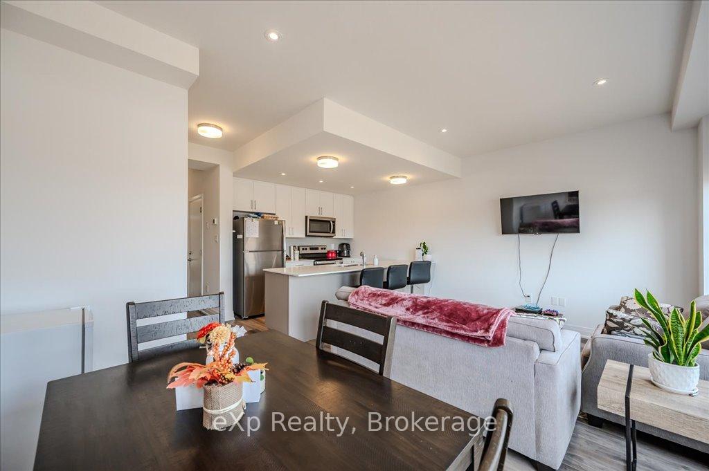 Photo 13 of 43 Steele Crescent, Guelph, St. Patrick's Ward — HOMEH