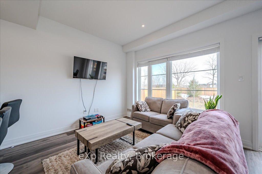 Photo 15 of 43 Steele Crescent, Guelph, St. Patrick's Ward — HOMEH