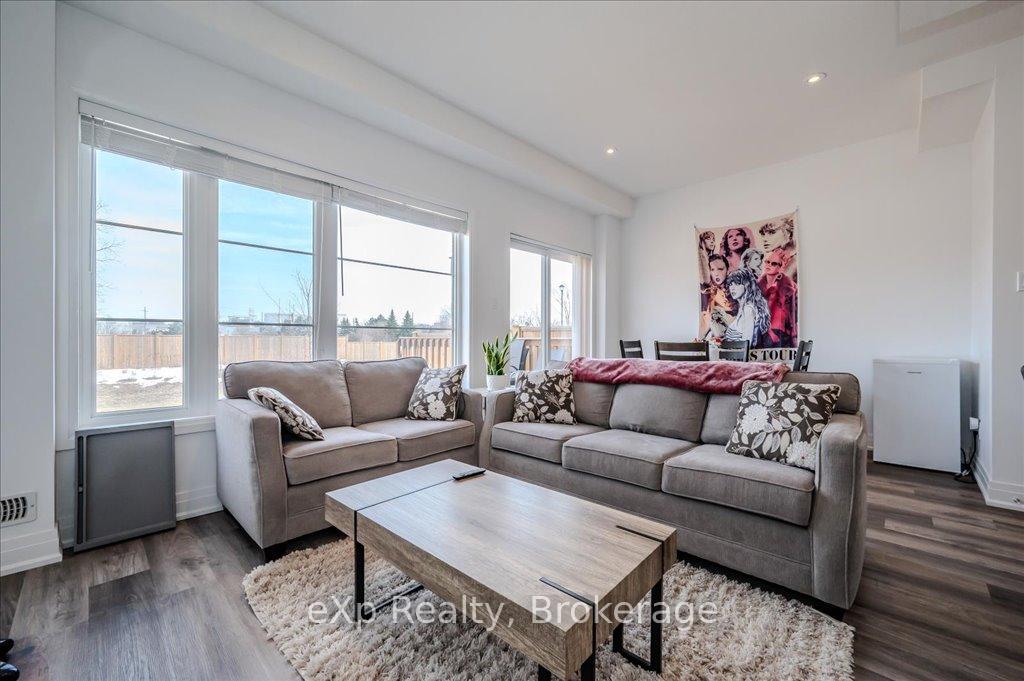 Photo 16 of 43 Steele Crescent, Guelph, St. Patrick's Ward — HOMEH