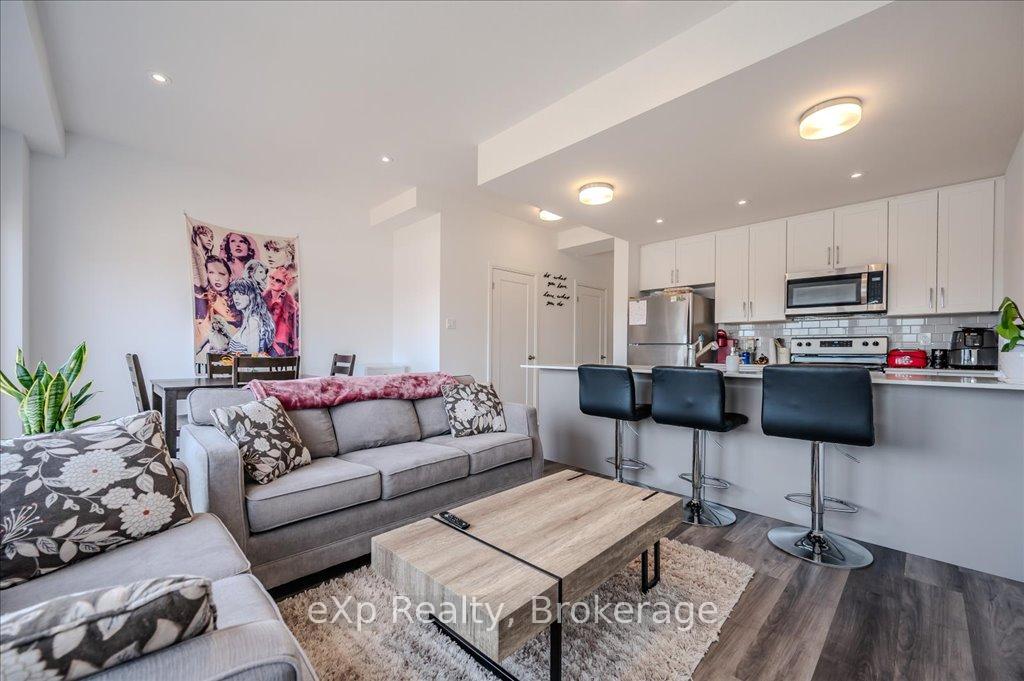 Photo 17 of 43 Steele Crescent, Guelph, St. Patrick's Ward — HOMEH