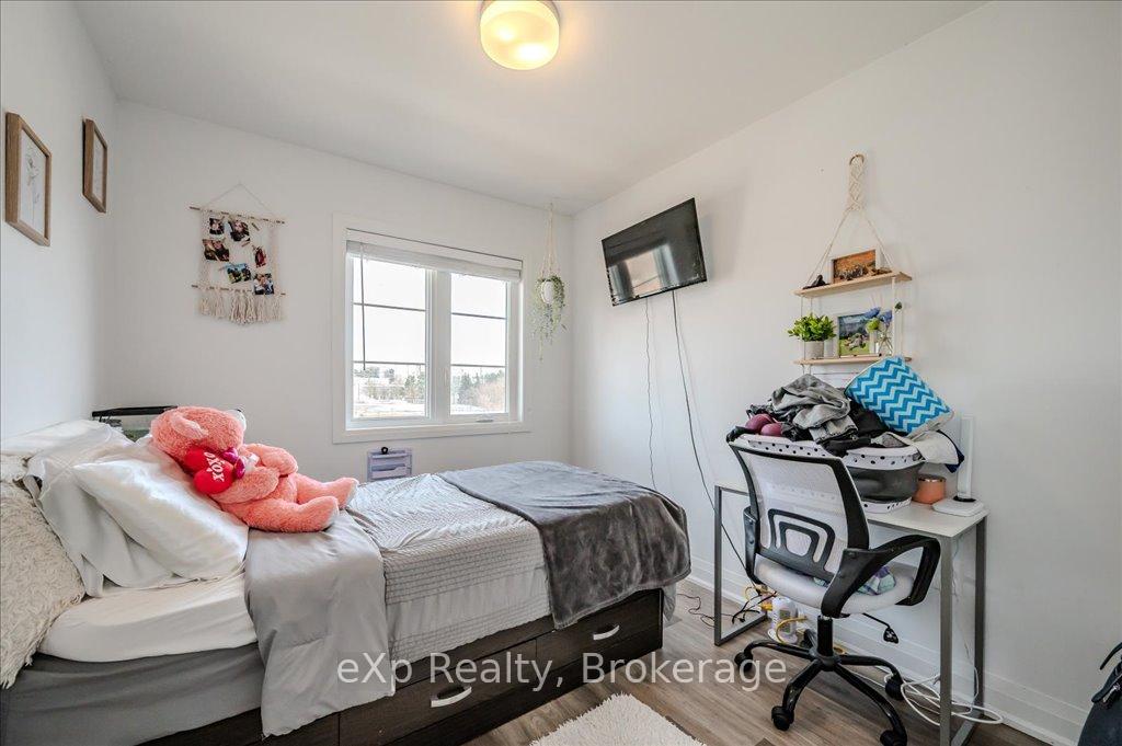 Photo 28 of 43 Steele Crescent, Guelph, St. Patrick's Ward — HOMEH