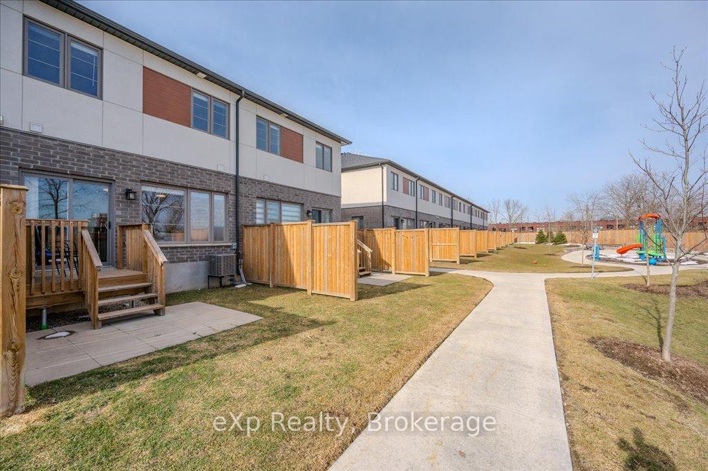 Photo 35 of 43 Steele Crescent, Guelph, St. Patrick's Ward — HOMEH