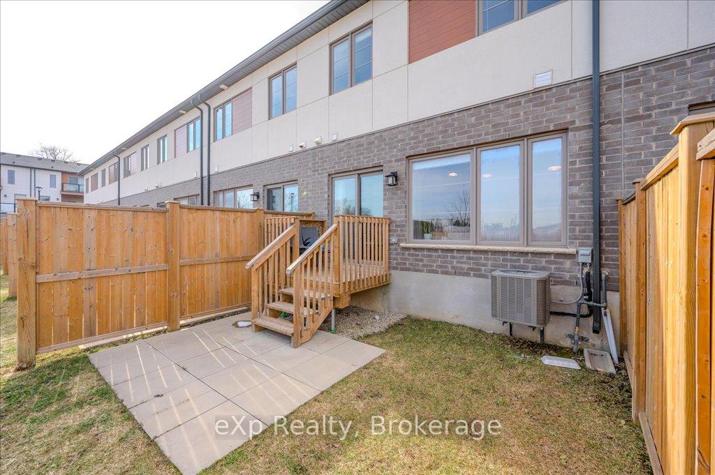 Photo 36 of 43 Steele Crescent, Guelph, St. Patrick's Ward — HOMEH