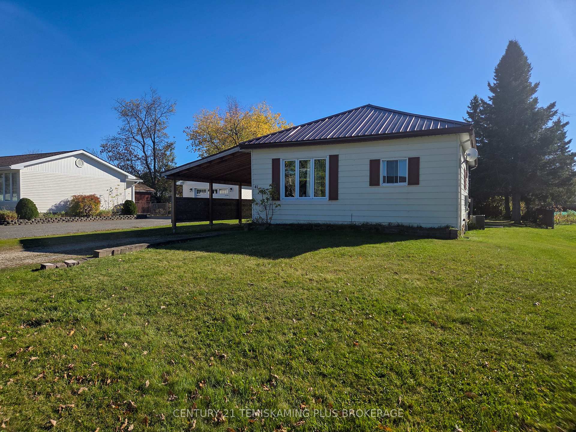 Photo 2 of 41 Eleventh Street, Armstrong, Earlton — HOMEH