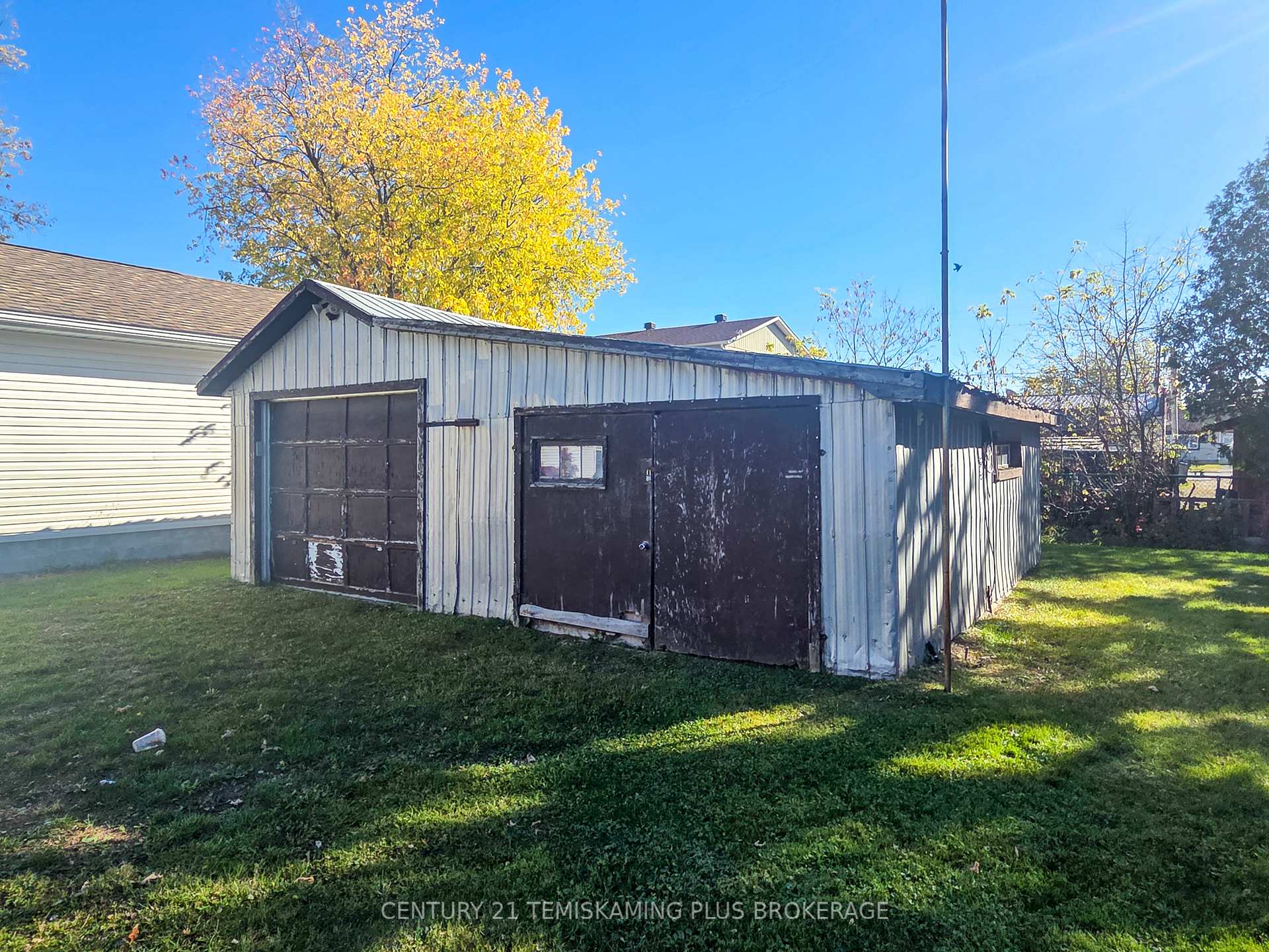 Photo 23 of 41 Eleventh Street, Armstrong, Earlton — HOMEH
