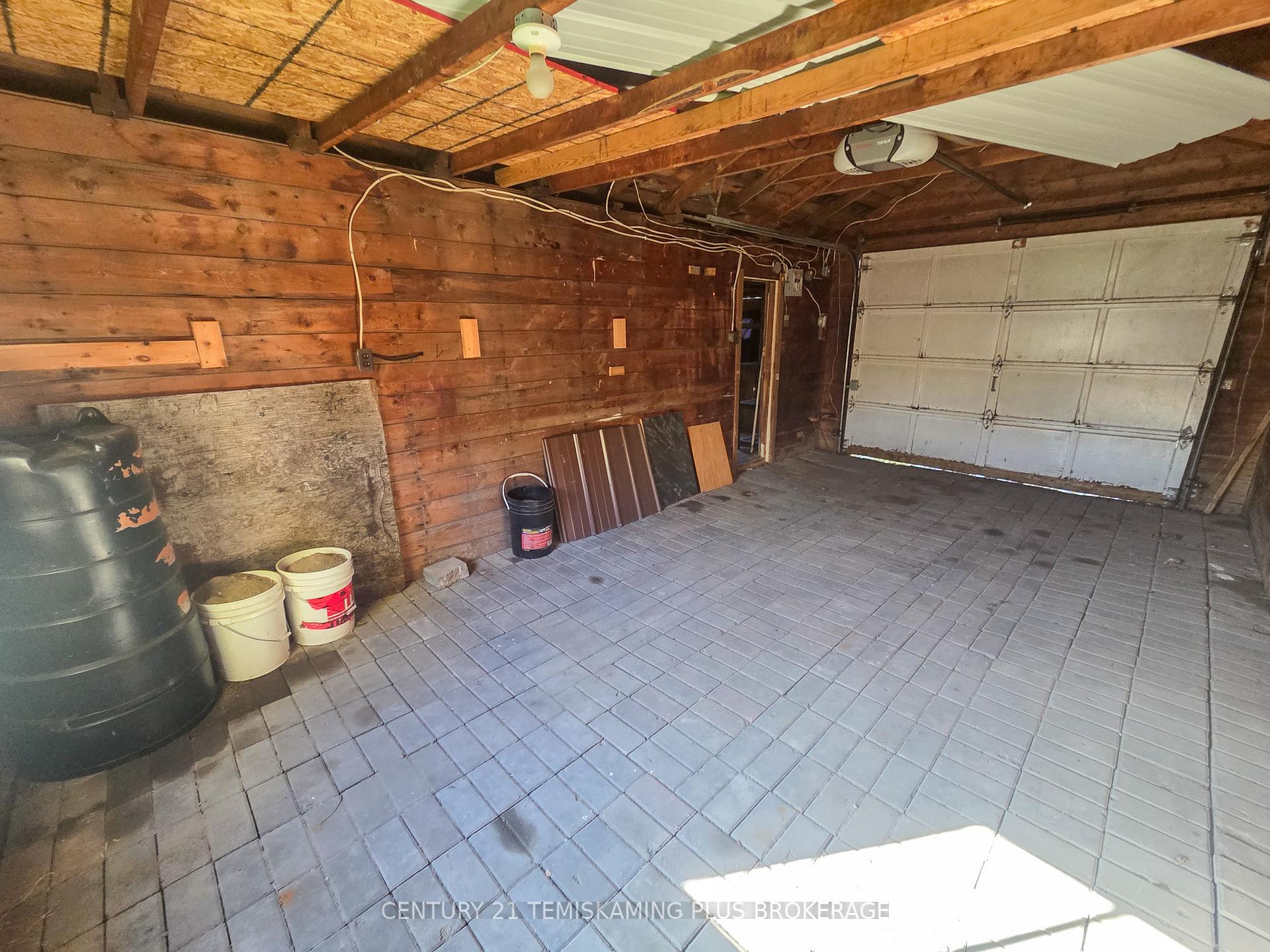 Photo 25 of 41 Eleventh Street, Armstrong, Earlton — HOMEH