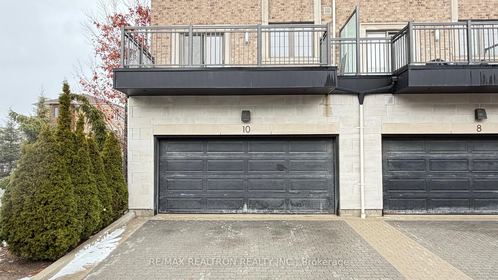 Photo 2 of 10 Mildred Temple Way, Markham, Unionville — HOMEH