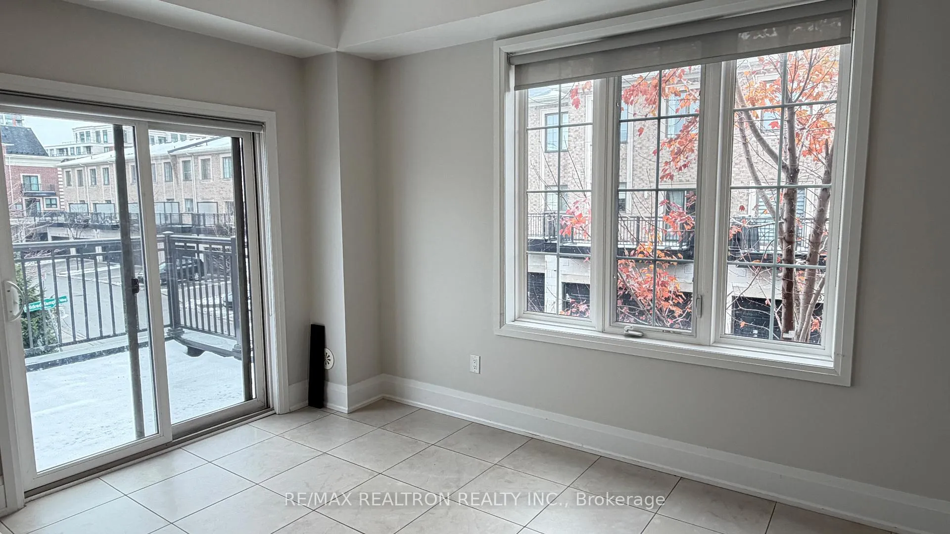 Photo 8 of 10 Mildred Temple Way, Markham, Unionville — HOMEH
