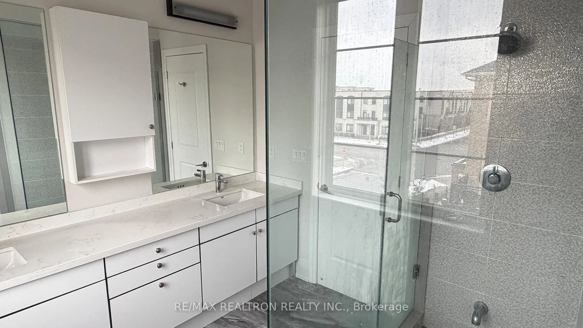 Photo 17 of 10 Mildred Temple Way, Markham, Unionville — HOMEH