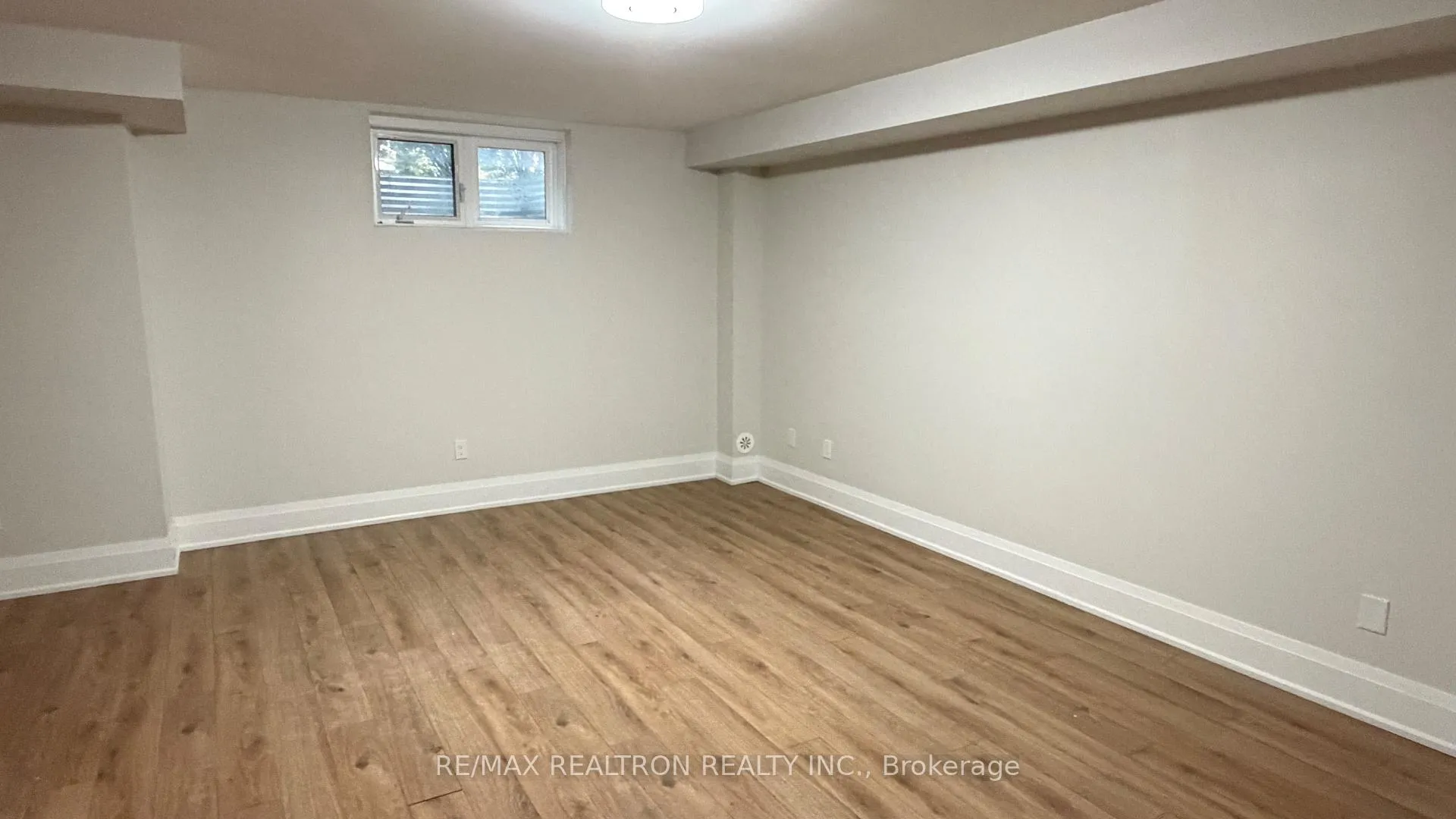 Photo 24 of 10 Mildred Temple Way, Markham, Unionville — HOMEH
