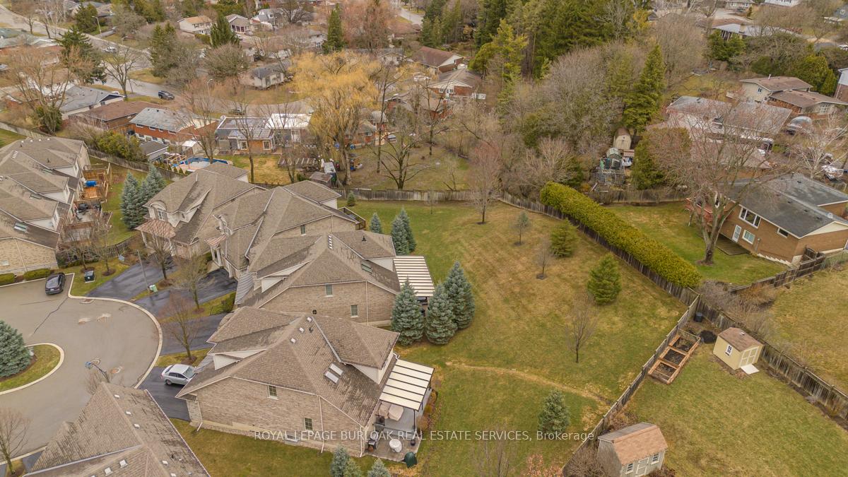 Photo 5 of 64 McGrath Court, Hamilton, Dundas — HOMEH