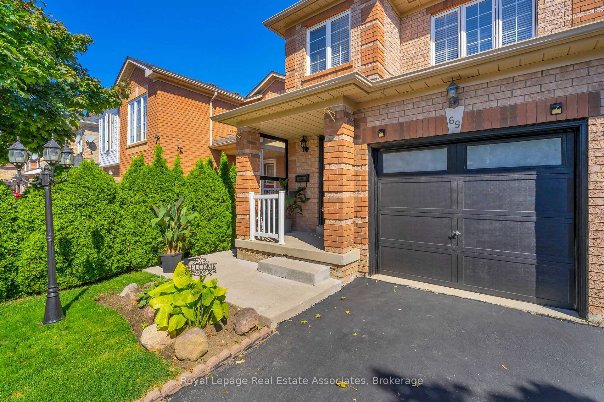 Photo 3 of 69 Lonestar Crescent, Brampton, Fletcher's Meadow — HOMEH