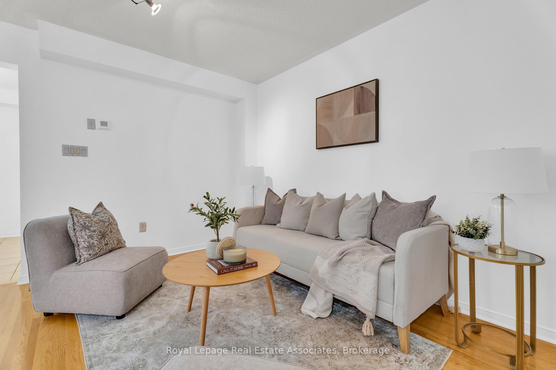 Photo 7 of 69 Lonestar Crescent, Brampton, Fletcher's Meadow — HOMEH