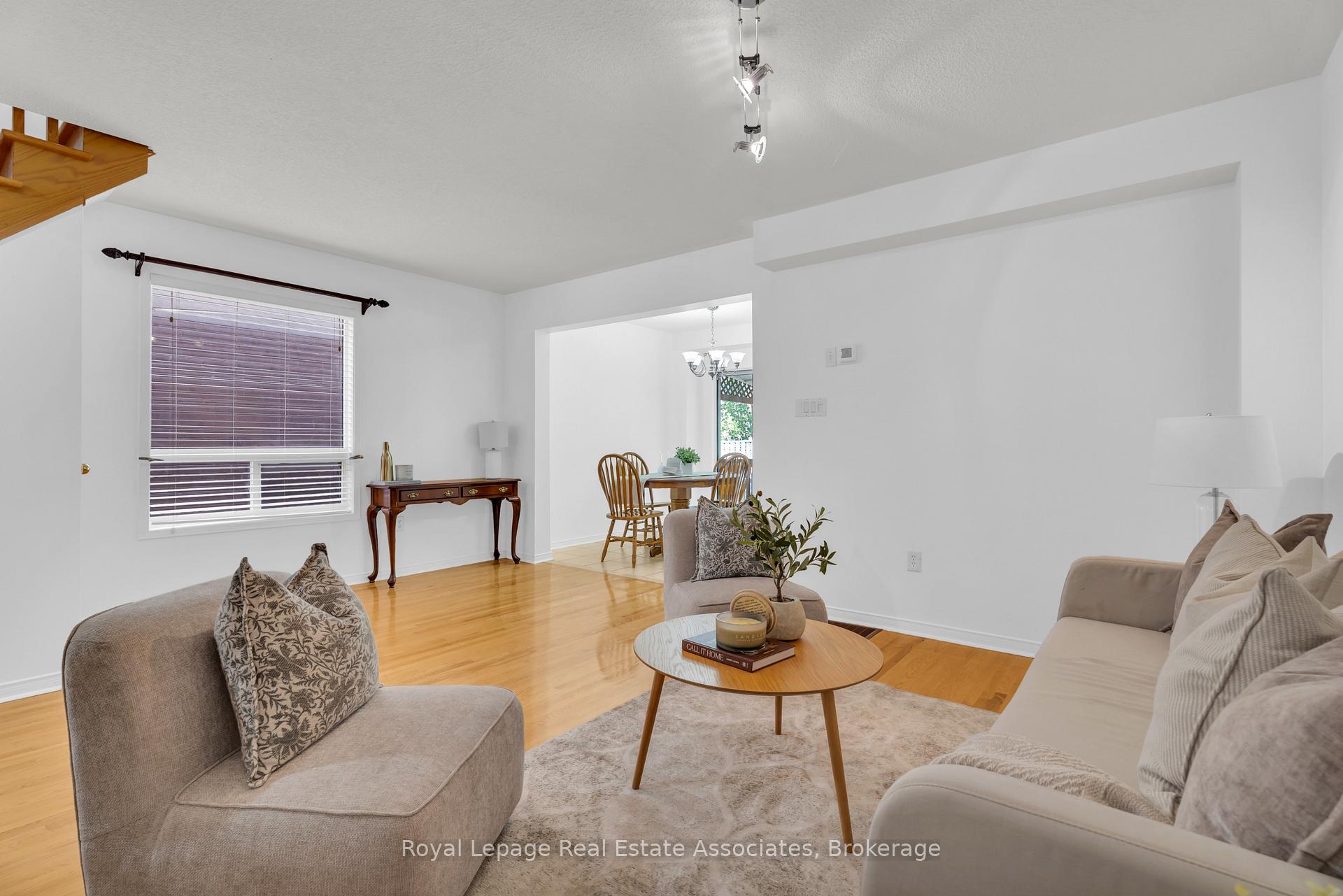 Photo 11 of 69 Lonestar Crescent, Brampton, Fletcher's Meadow — HOMEH