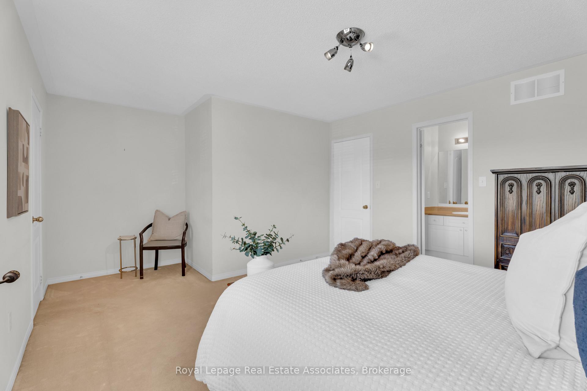 Photo 22 of 69 Lonestar Crescent, Brampton, Fletcher's Meadow — HOMEH