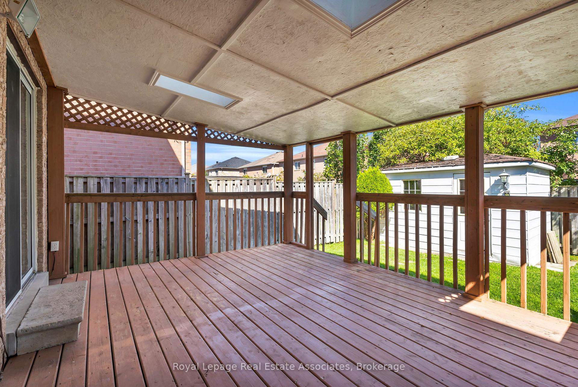 Photo 28 of 69 Lonestar Crescent, Brampton, Fletcher's Meadow — HOMEH