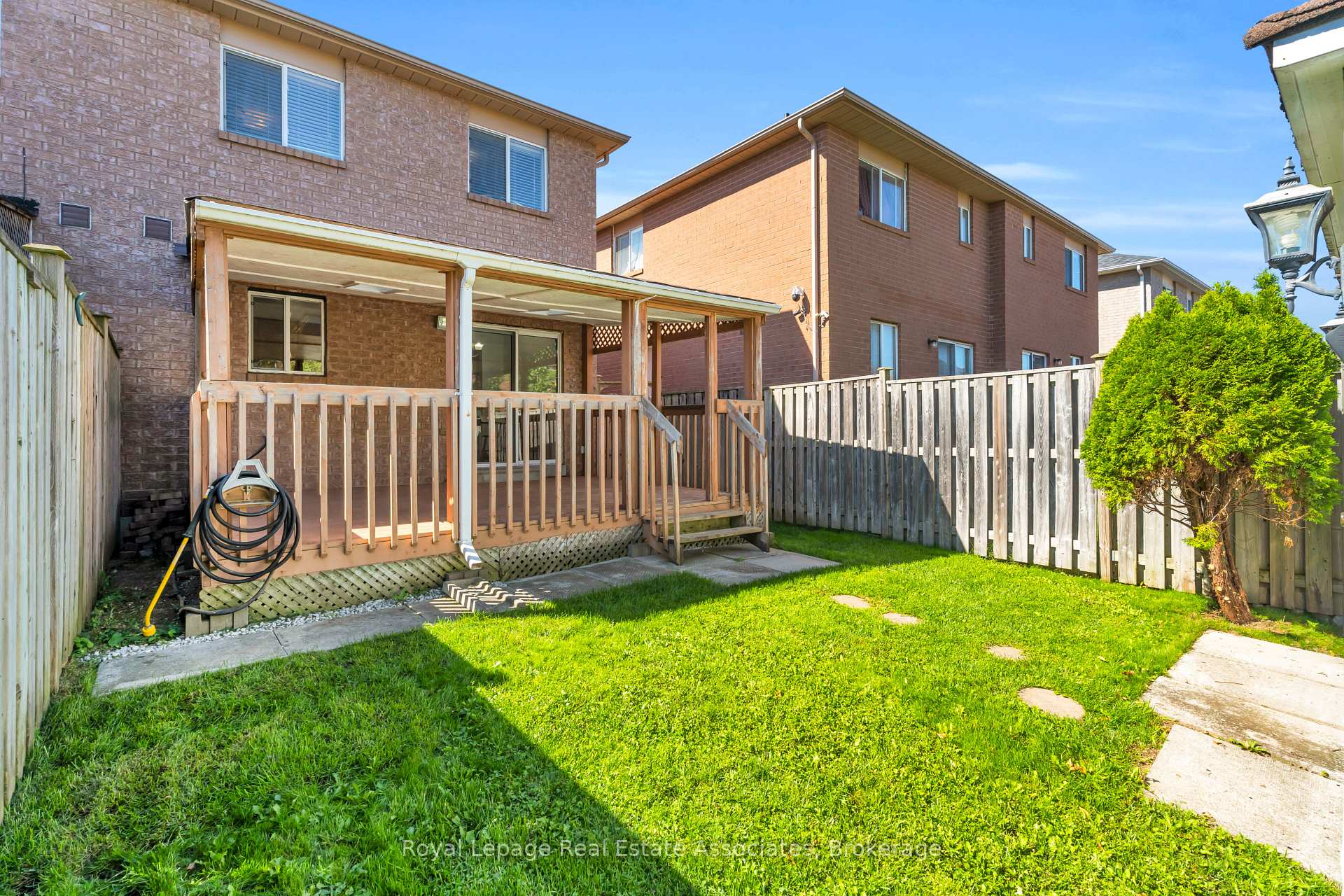 Photo 31 of 69 Lonestar Crescent, Brampton, Fletcher's Meadow — HOMEH