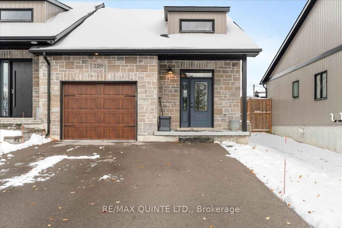 Photo 1 of 229 Baker Street, Stirling-Rawdon, Stirling Ward — HOMEH