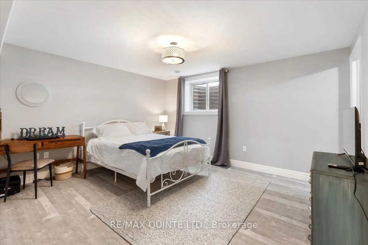 Photo 33 of 229 Baker Street, Stirling-Rawdon, Stirling Ward — HOMEH