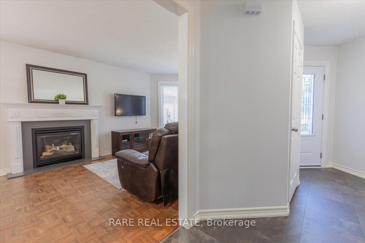 Photo 6 of 115 Nicholson Drive, Barrie, Ardagh — HOMEH