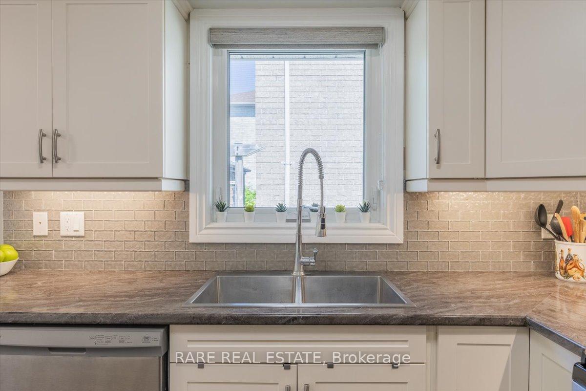 Photo 11 of 115 Nicholson Drive, Barrie, Ardagh — HOMEH
