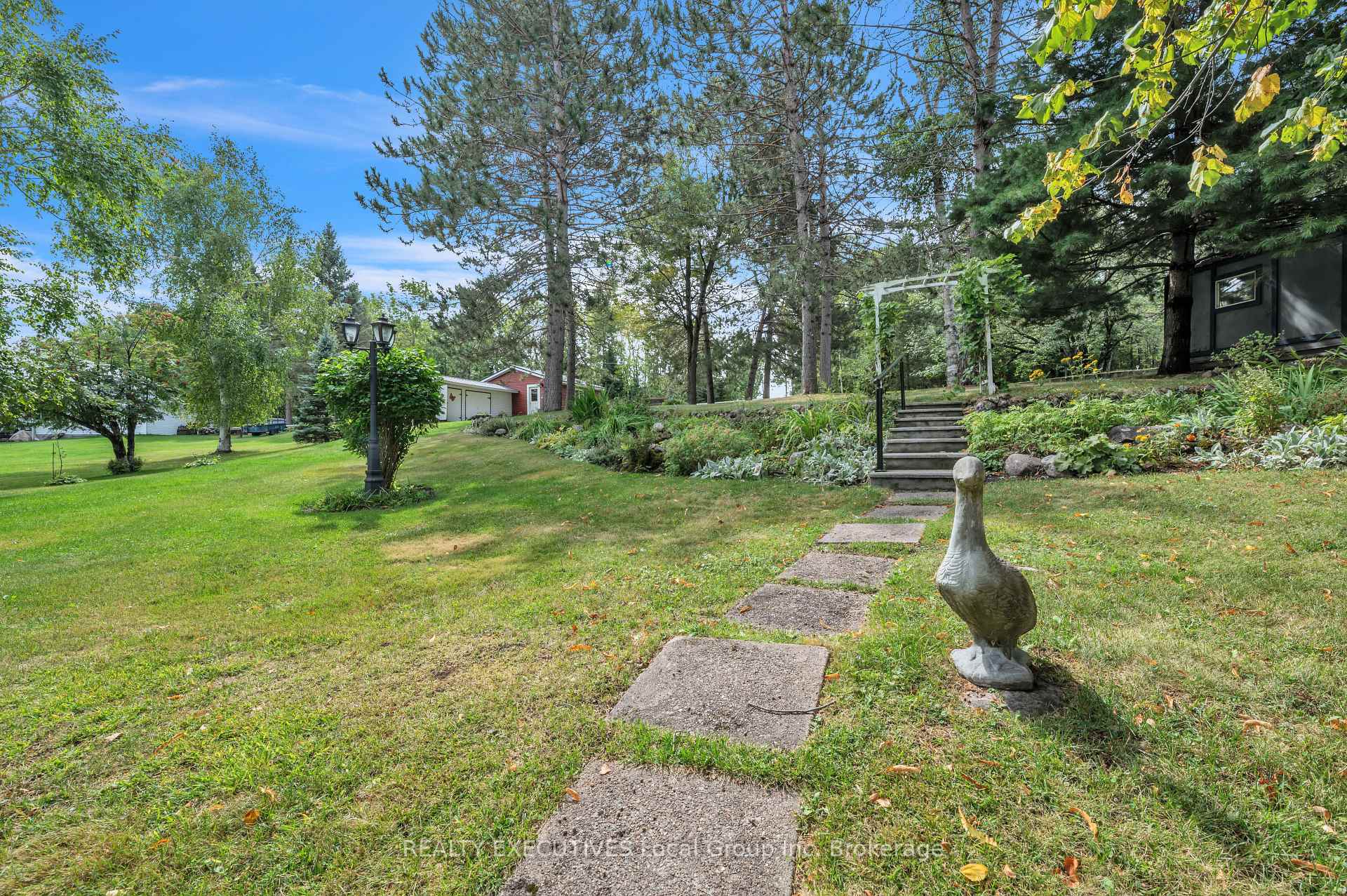 Photo 86 of 4 Ninovan Road W, Callander — HOMEH