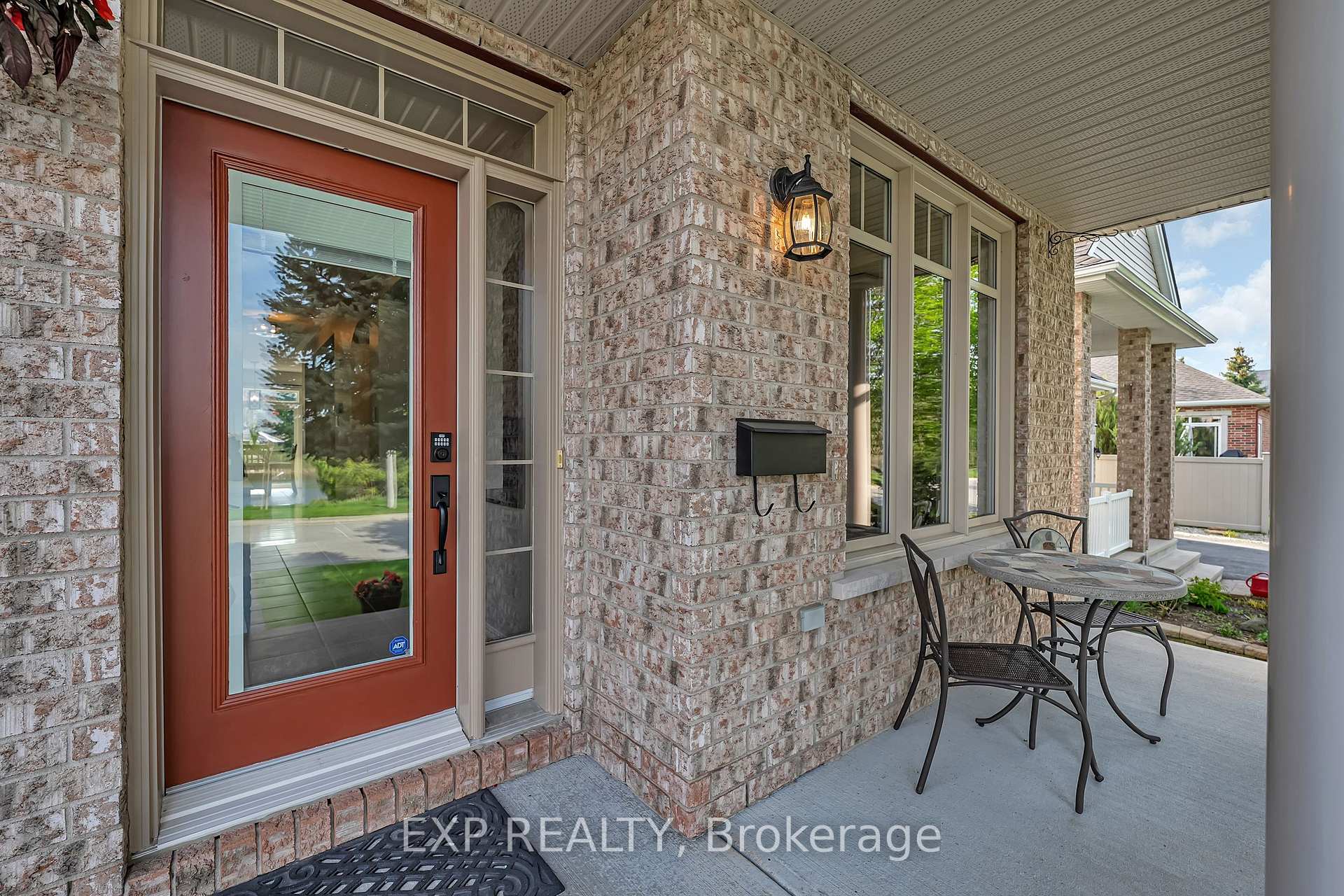 Photo 2 of 533 Dusty Miller Crescent, Ottawa, Riverside South/Gloucester Glen — HOMEH
