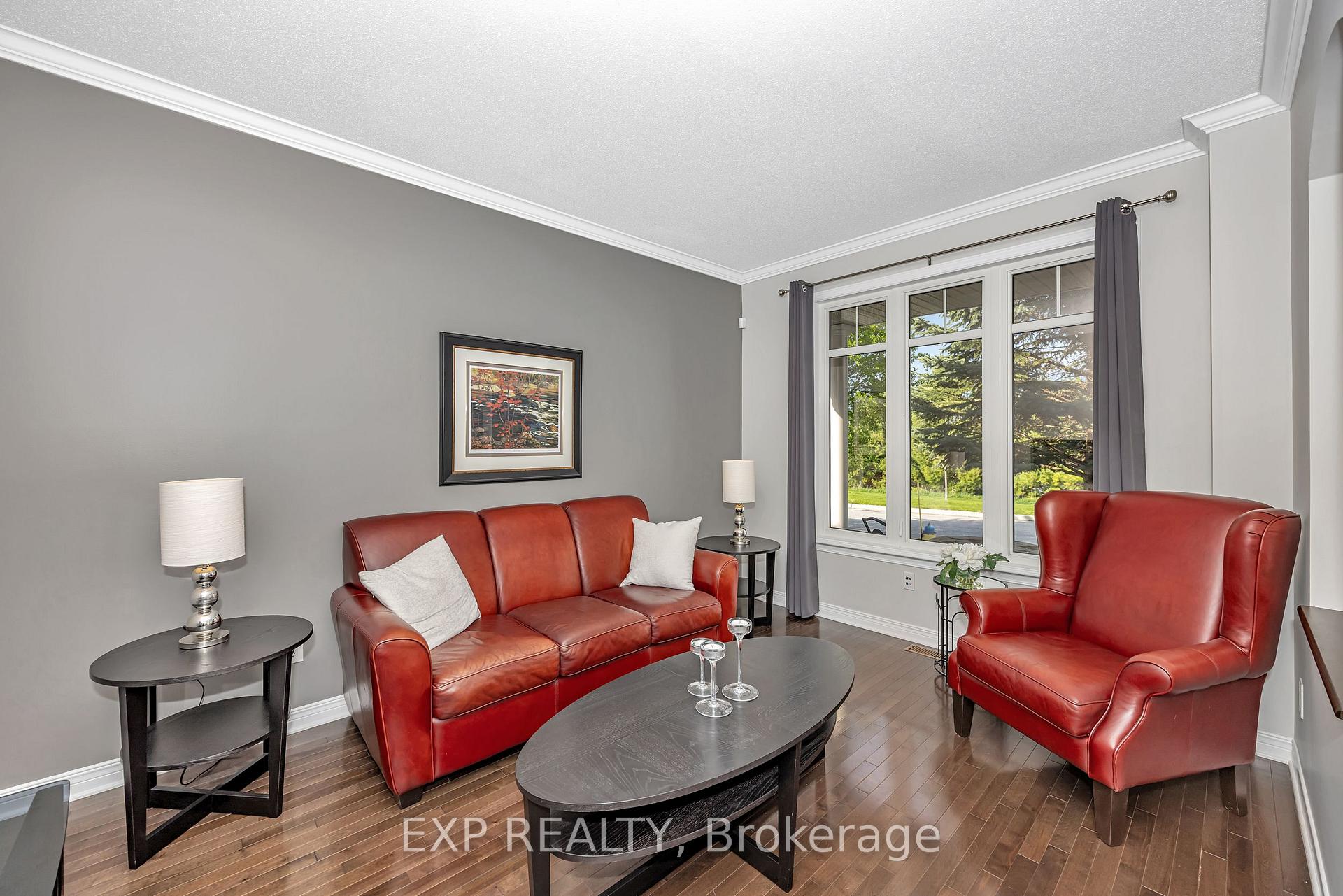 Photo 4 of 533 Dusty Miller Crescent, Ottawa, Riverside South/Gloucester Glen — HOMEH