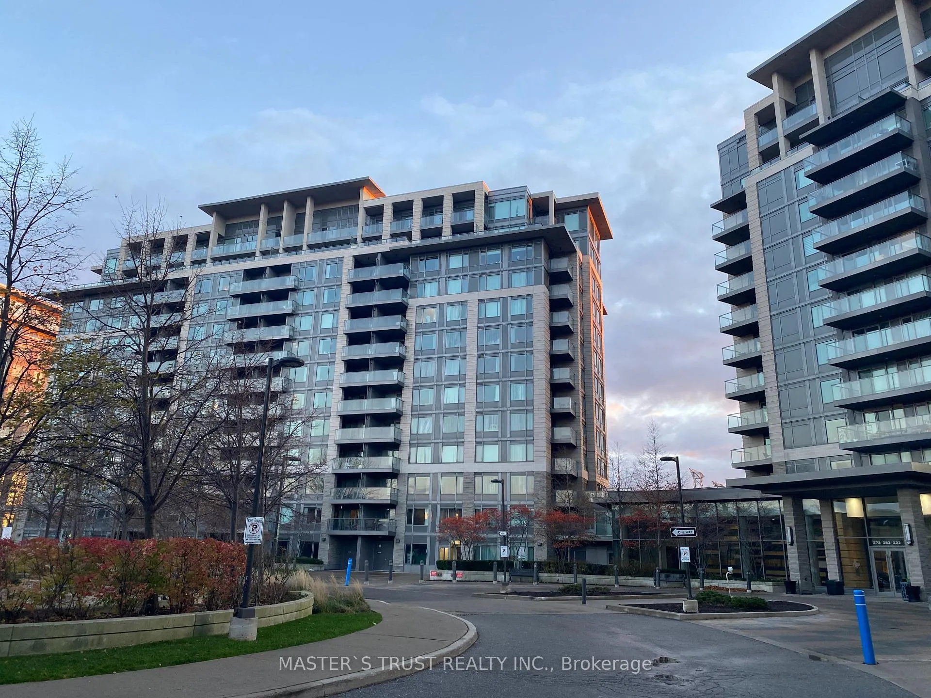 Photo 1 of Unit 709, 273 South Park Road, Markham, Commerce Valley — HOMEH