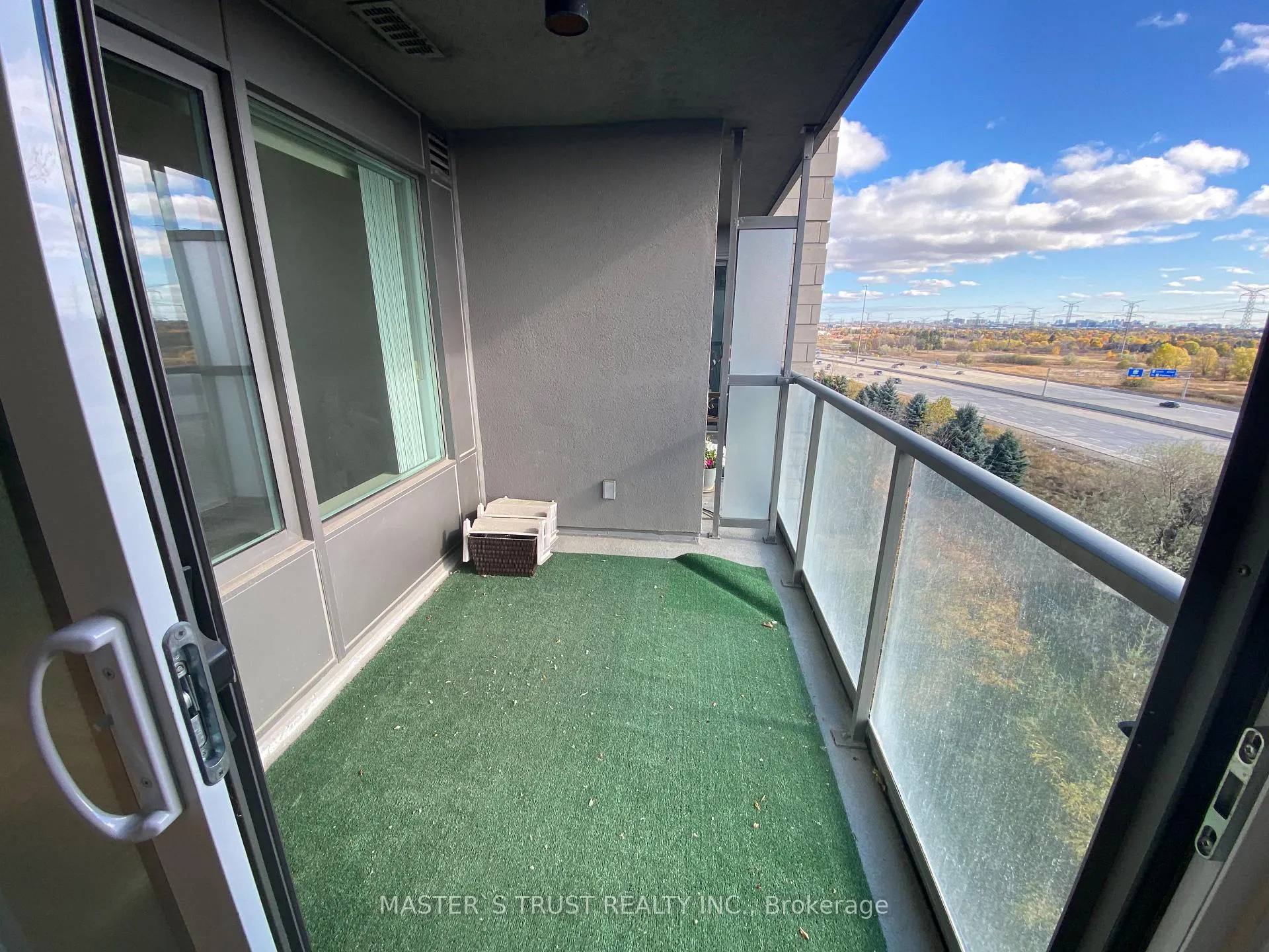 Photo 8 of Unit 709, 273 South Park Road, Markham, Commerce Valley — HOMEH