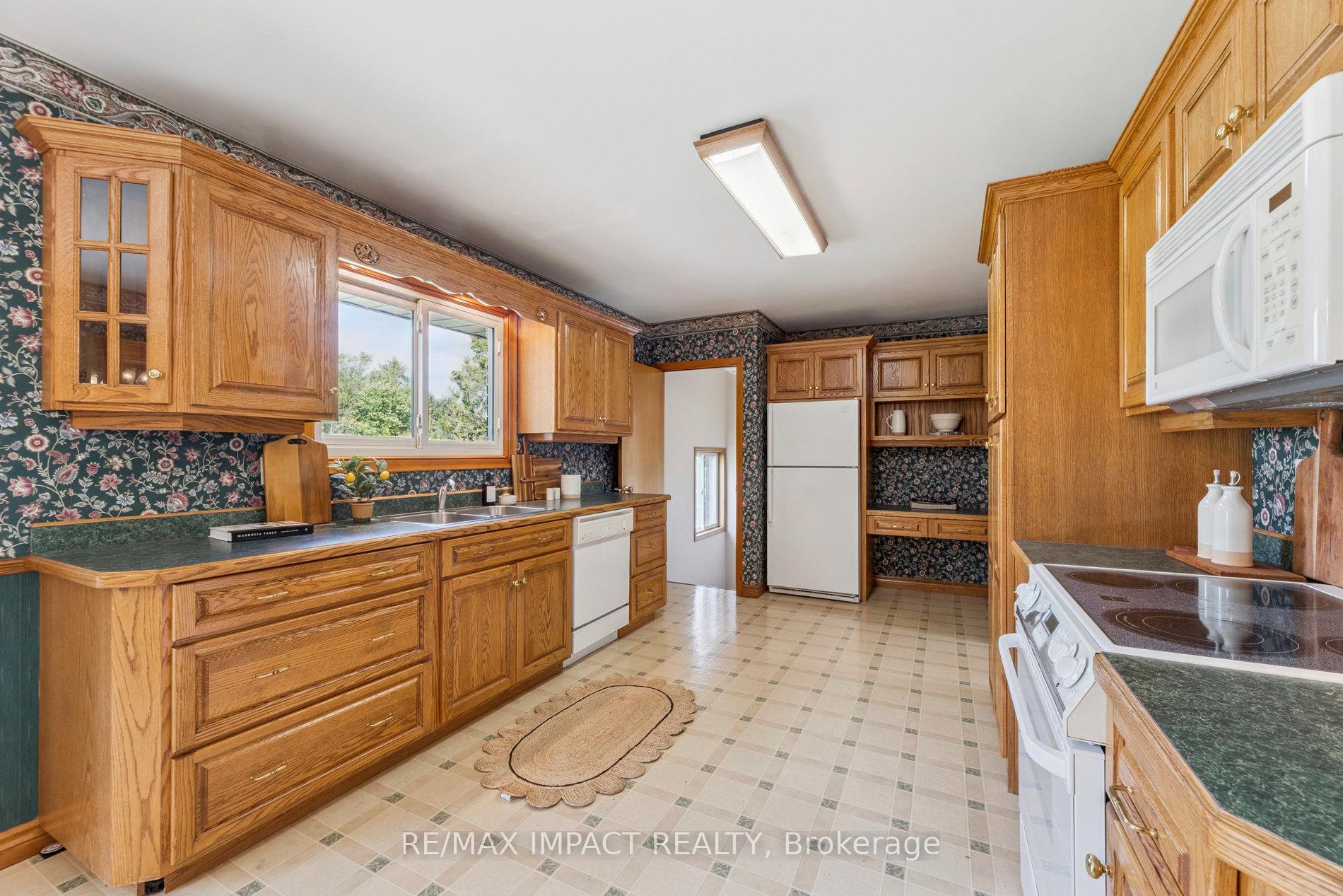 Photo 16 of 298 Plati Avenue, Douro-Dummer — HOMEH