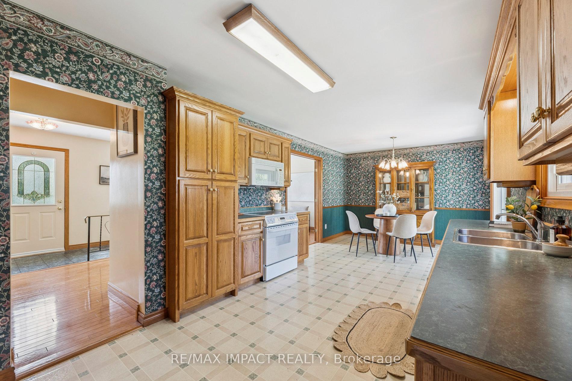 Photo 17 of 298 Plati Avenue, Douro-Dummer — HOMEH
