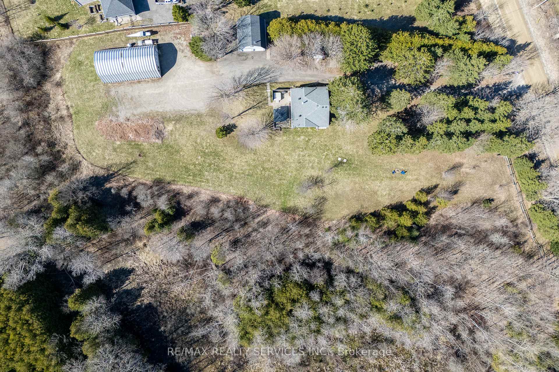 Photo 5 of 9765 Tenth Sideroad, Erin, Rural Erin — HOMEH