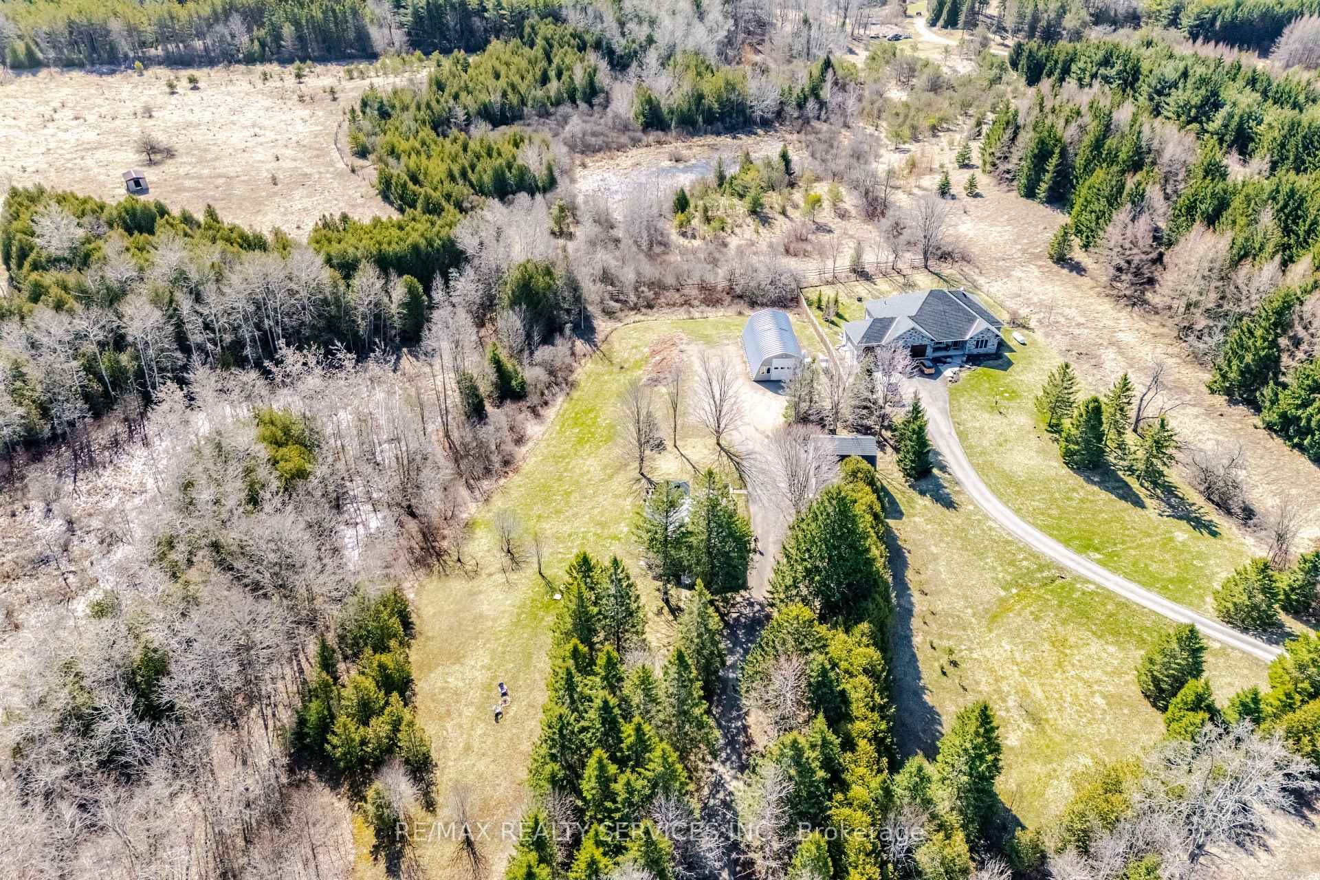 Photo 7 of 9765 Tenth Sideroad, Erin, Rural Erin — HOMEH