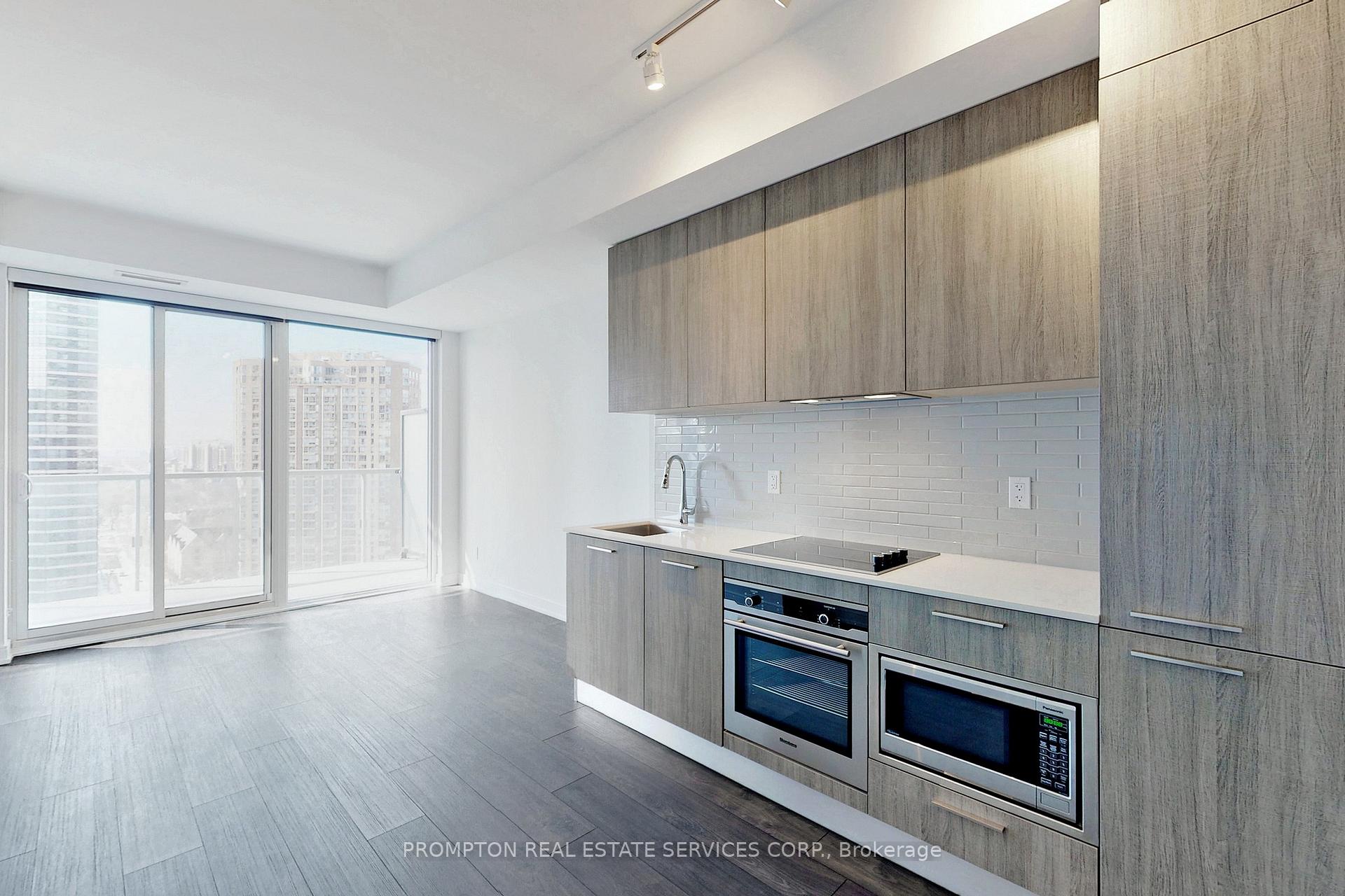 Front of Unit 1010, 3 Gloucester Street