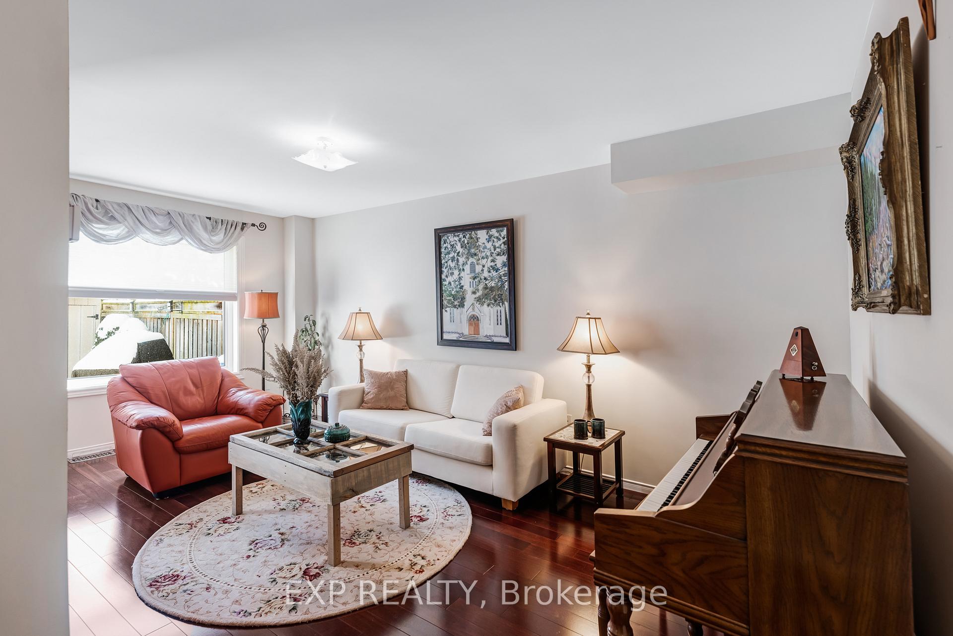 Photo 3 of 58 Collis Drive, Aurora, Bayview Northeast — HOMEH