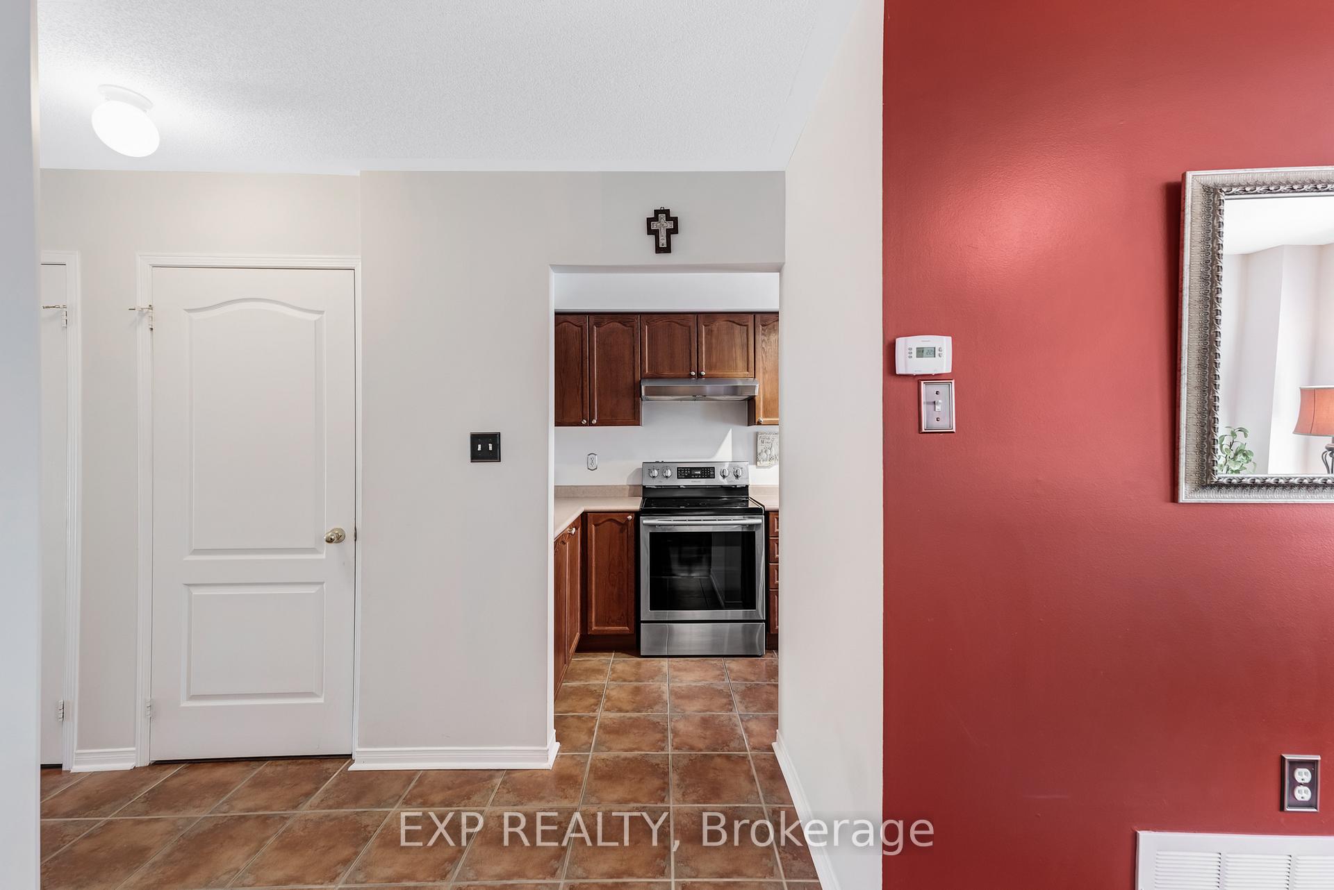 Photo 7 of 58 Collis Drive, Aurora, Bayview Northeast — HOMEH
