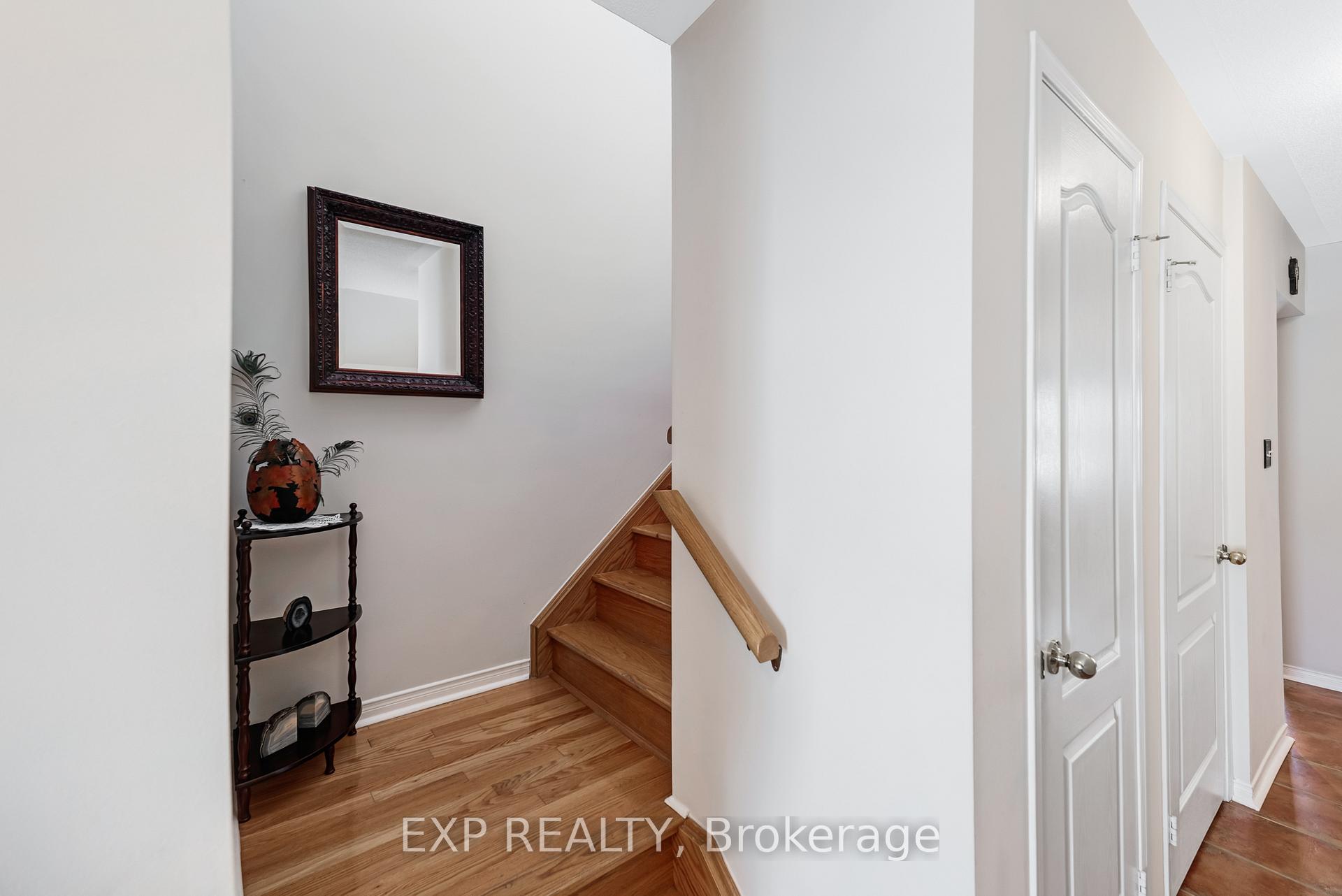 Photo 15 of 58 Collis Drive, Aurora, Bayview Northeast — HOMEH