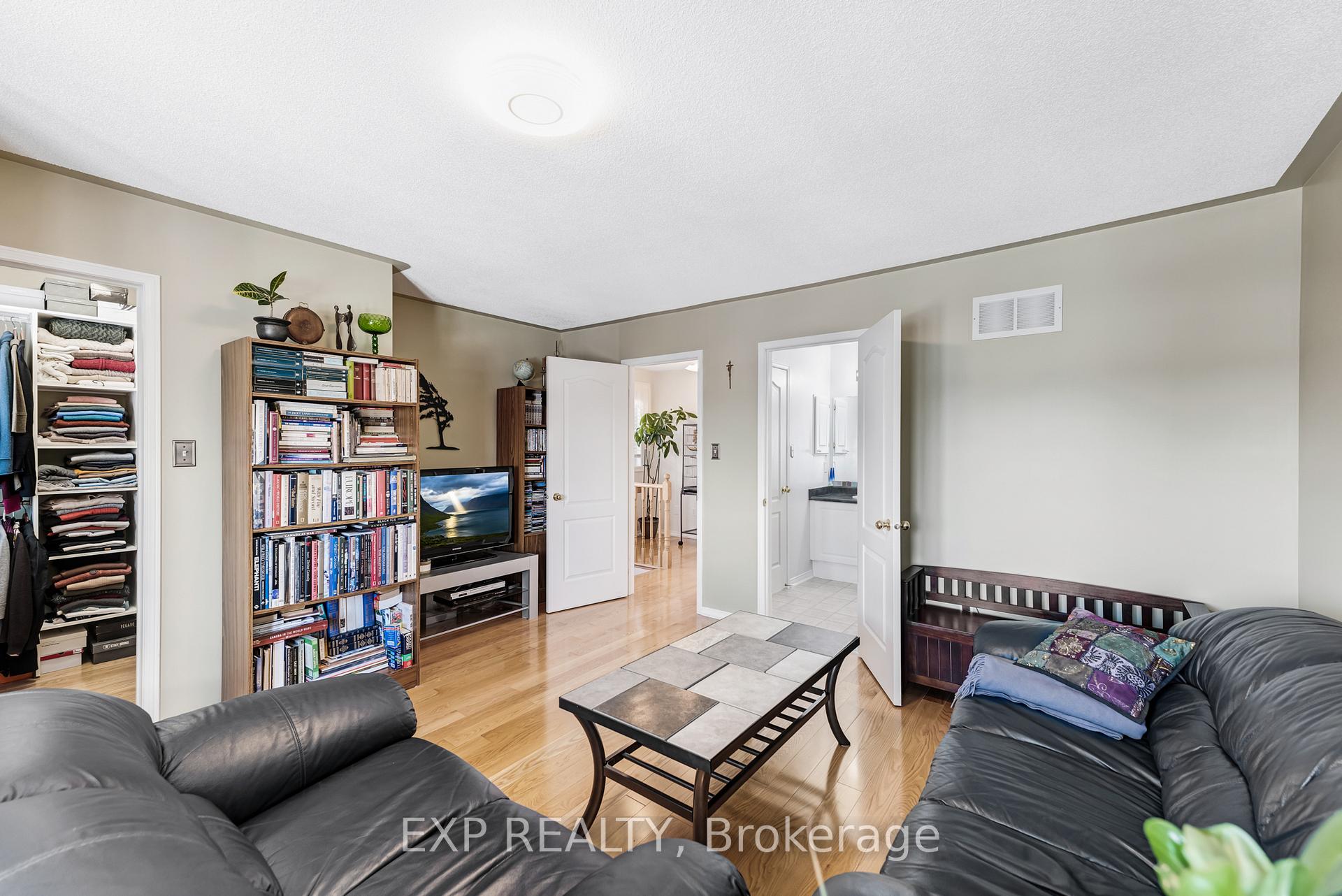 Photo 19 of 58 Collis Drive, Aurora, Bayview Northeast — HOMEH