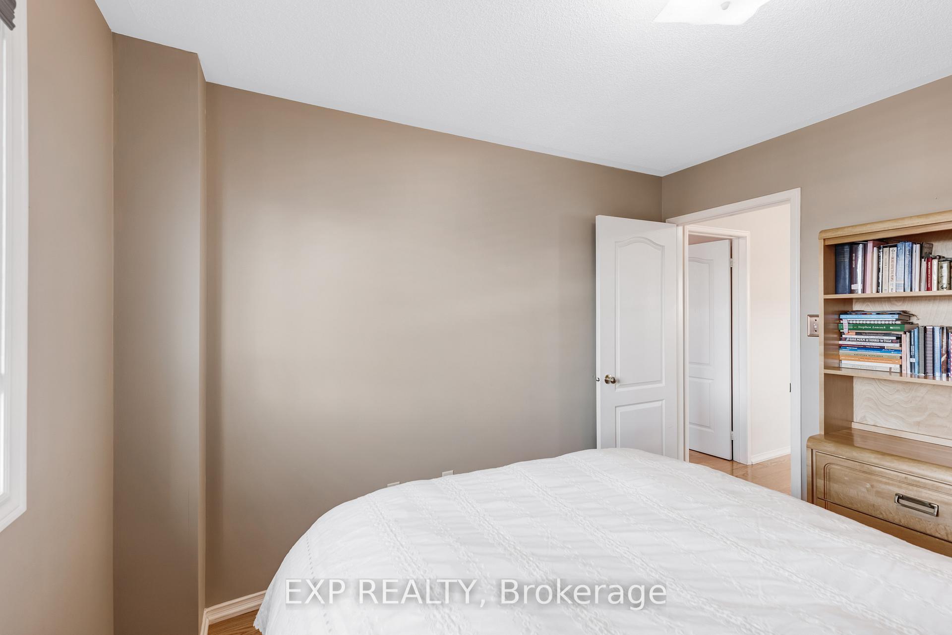 Photo 24 of 58 Collis Drive, Aurora, Bayview Northeast — HOMEH