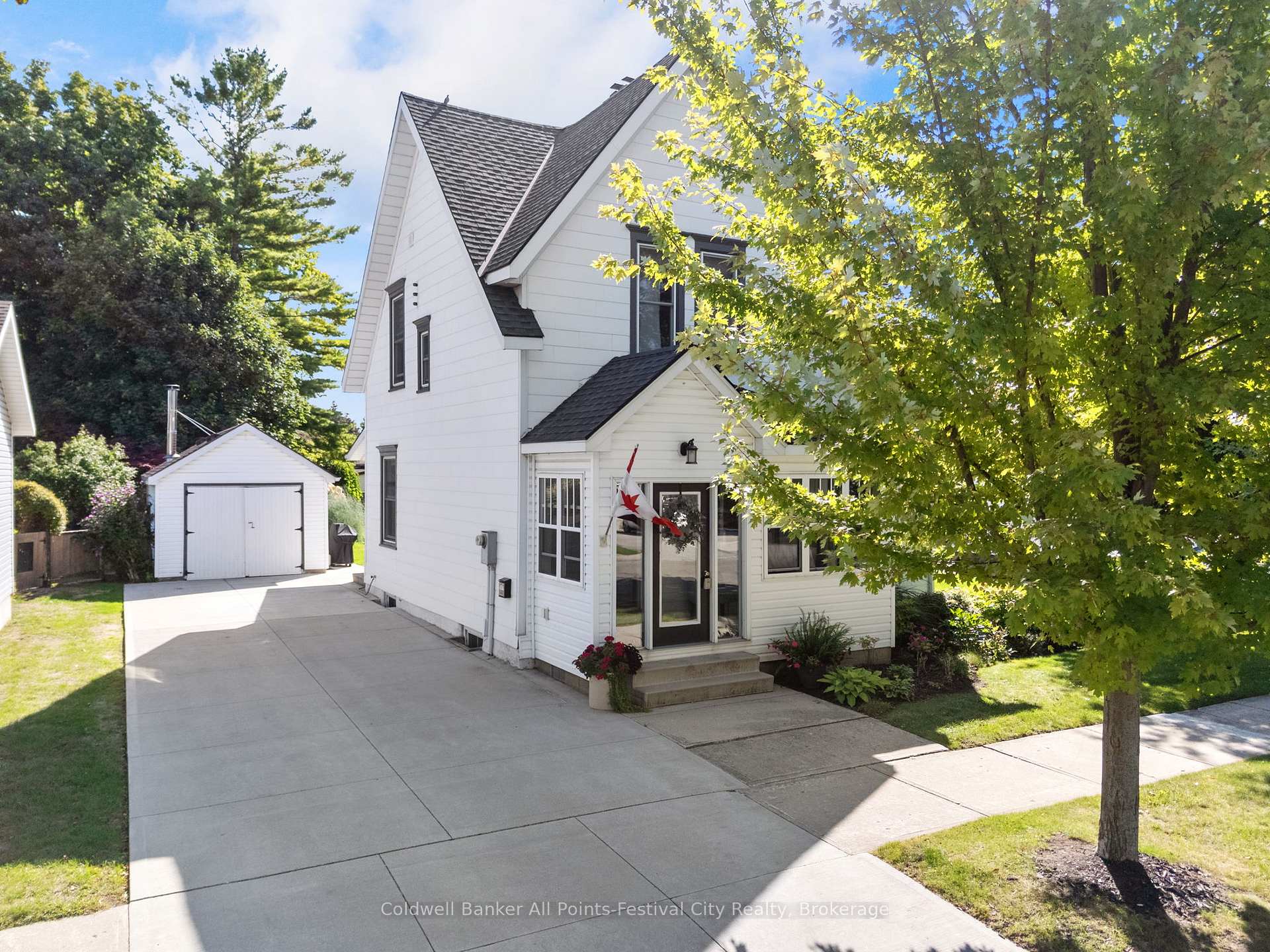 Photo 1 of 131 Warren Street, Goderich, Goderich (Town) — HOMEH