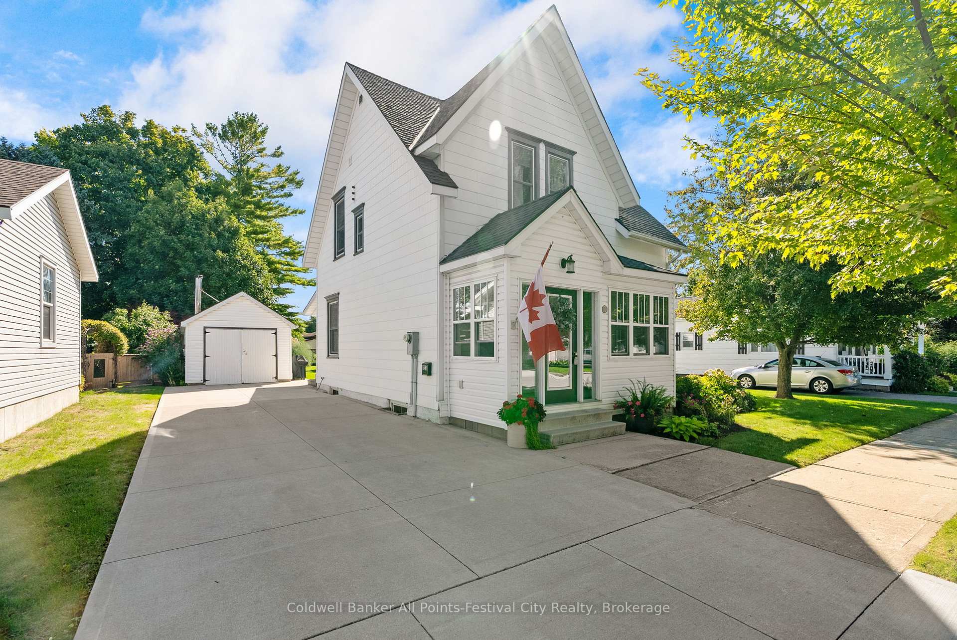 Photo 2 of 131 Warren Street, Goderich, Goderich (Town) — HOMEH