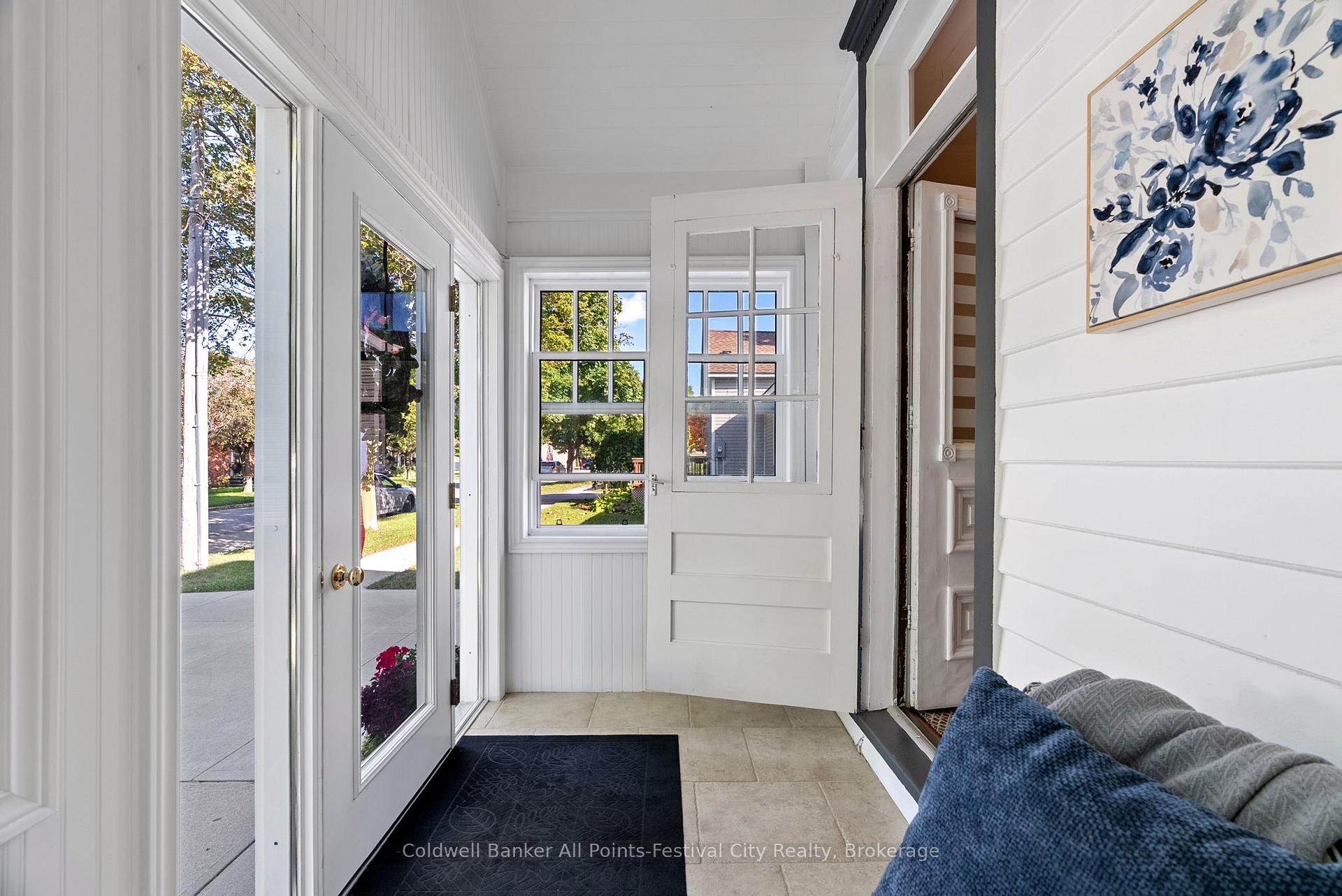 Photo 5 of 131 Warren Street, Goderich, Goderich (Town) — HOMEH