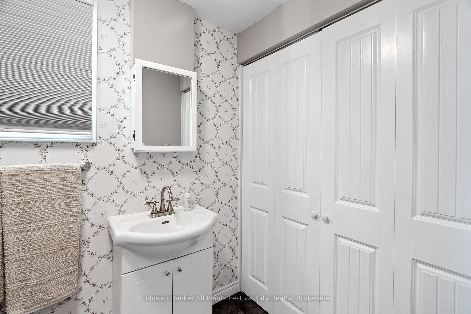 Photo 16 of 131 Warren Street, Goderich, Goderich (Town) — HOMEH