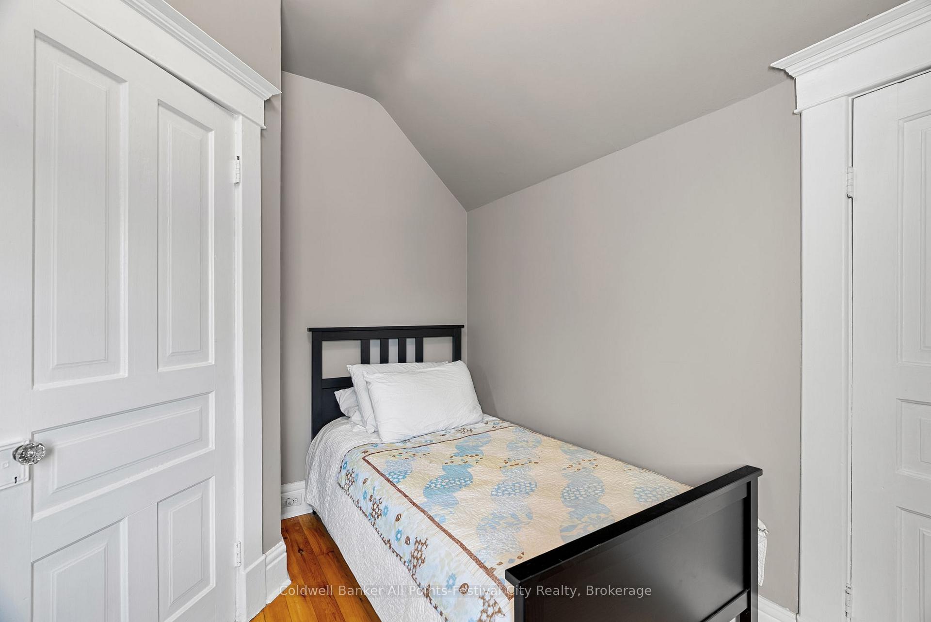 Photo 31 of 131 Warren Street, Goderich, Goderich (Town) — HOMEH
