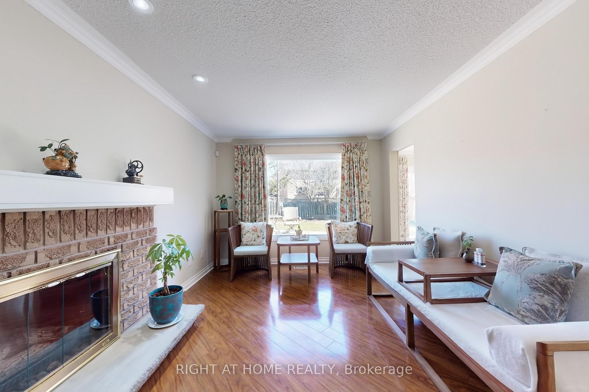 Photo 6 of 8 Varley Drive, Ajax, South West — HOMEH