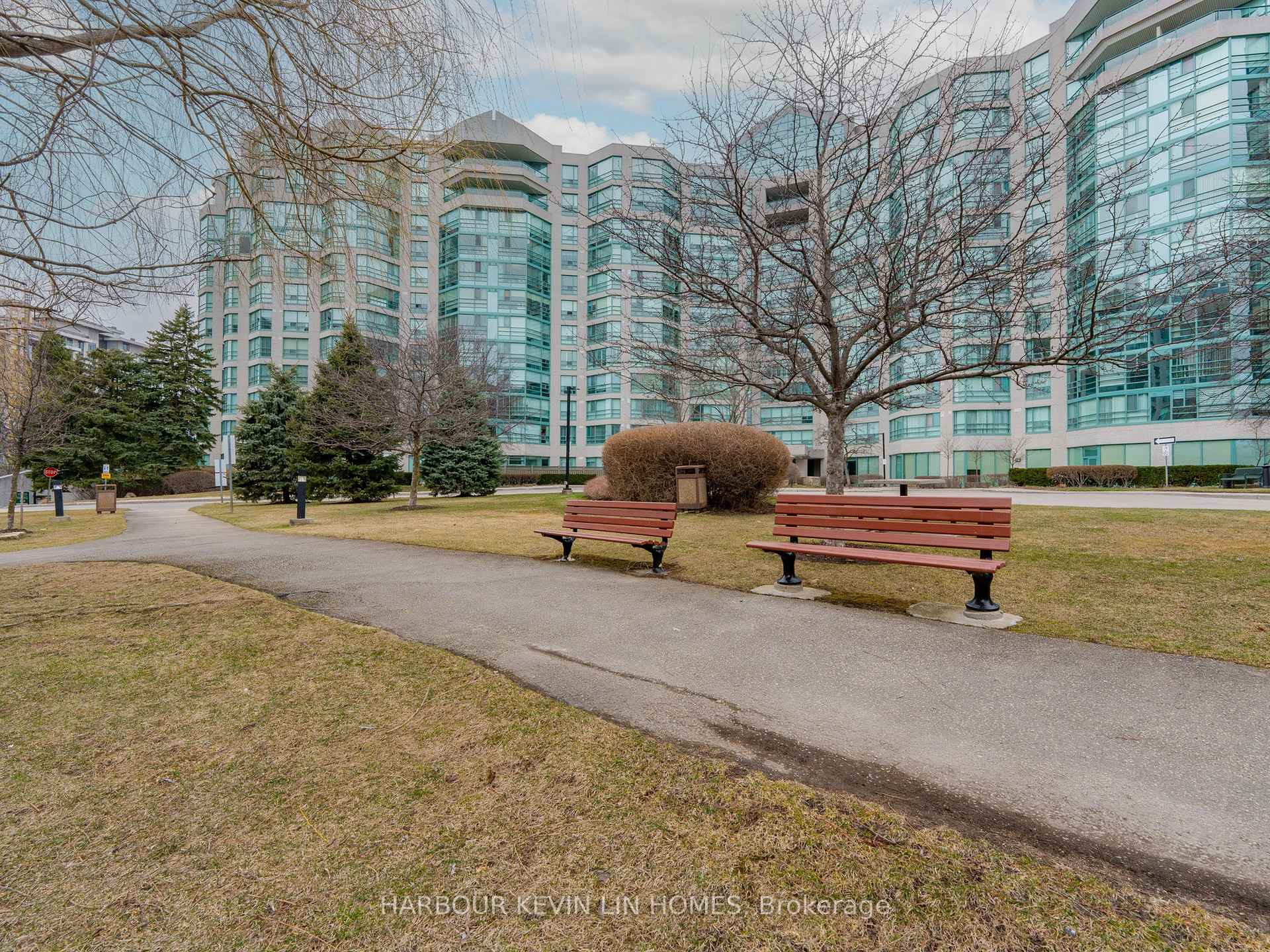 Photo 4 of Unit 1209, 7805 Bayview Avenue, Markham, Aileen-Willowbrook — HOMEH