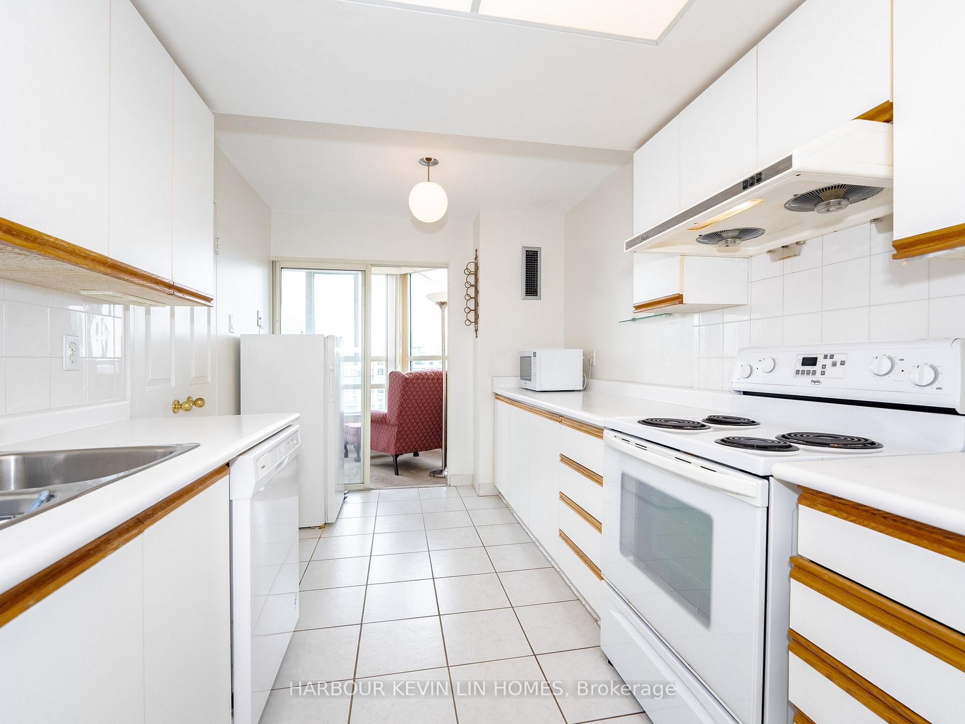 Photo 15 of Unit 1209, 7805 Bayview Avenue, Markham, Aileen-Willowbrook — HOMEH